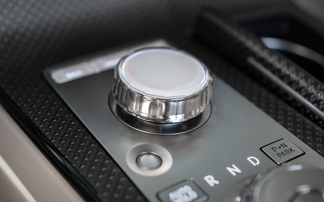 The Genesis integrated controller being used.