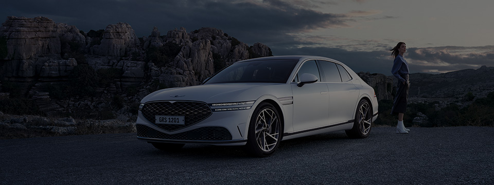 Genesis G90 Vehicle