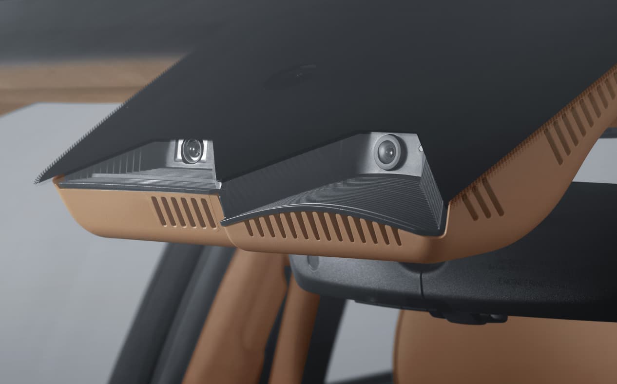 The built-in-cam view seen in the Digital Center Mirror.