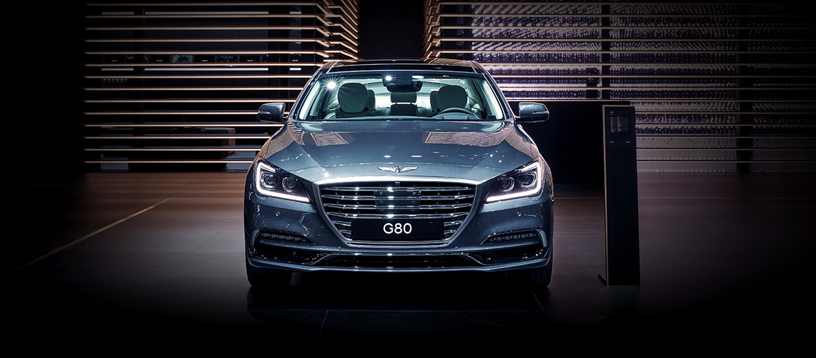 genesis-seoul-motor-show-vehicle-display-g80-large