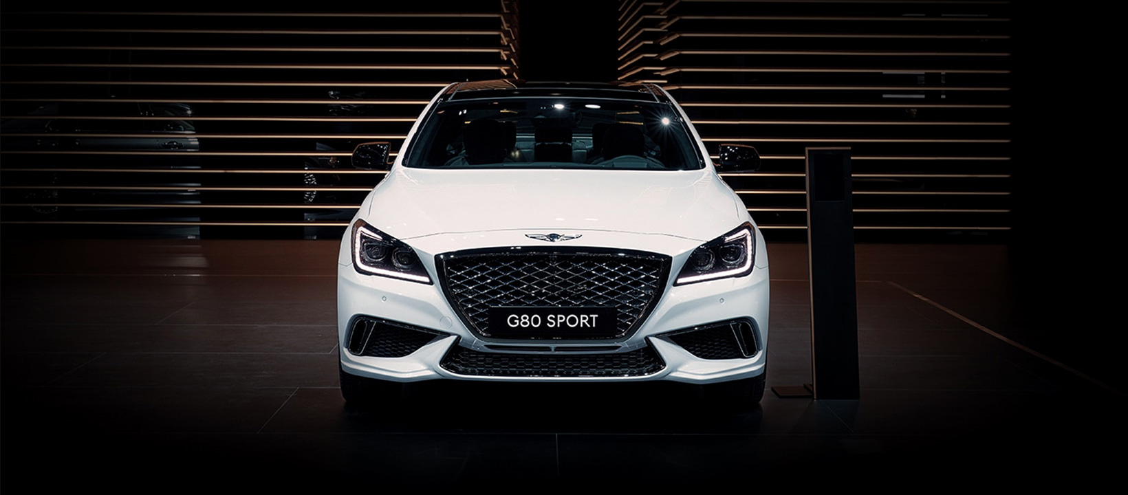 genesis-seoul-motor-show-vehicle-display-g80-sport-large