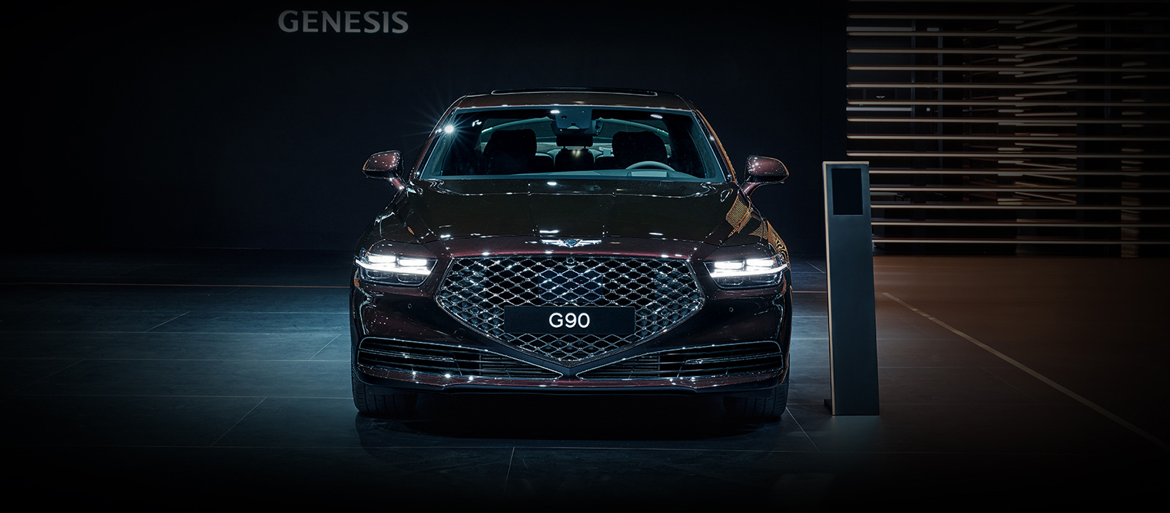genesis-seoul-motor-show-vehicle-display-g90l-large