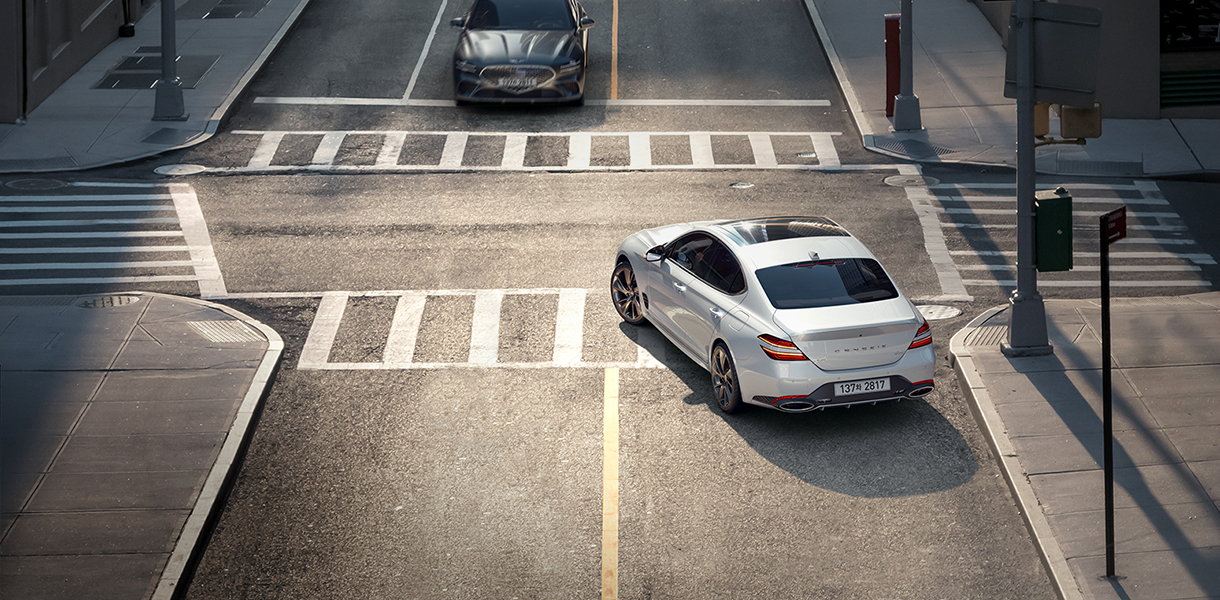 genesis-g70-safety-fca-large.jpg