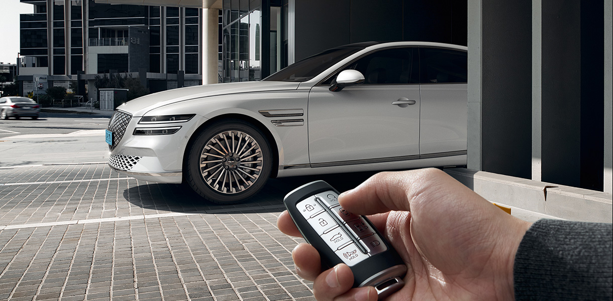 genesis-kr-safety-electrified-g80-remote-smart-parking-assist-desktop-1220x600.jpg