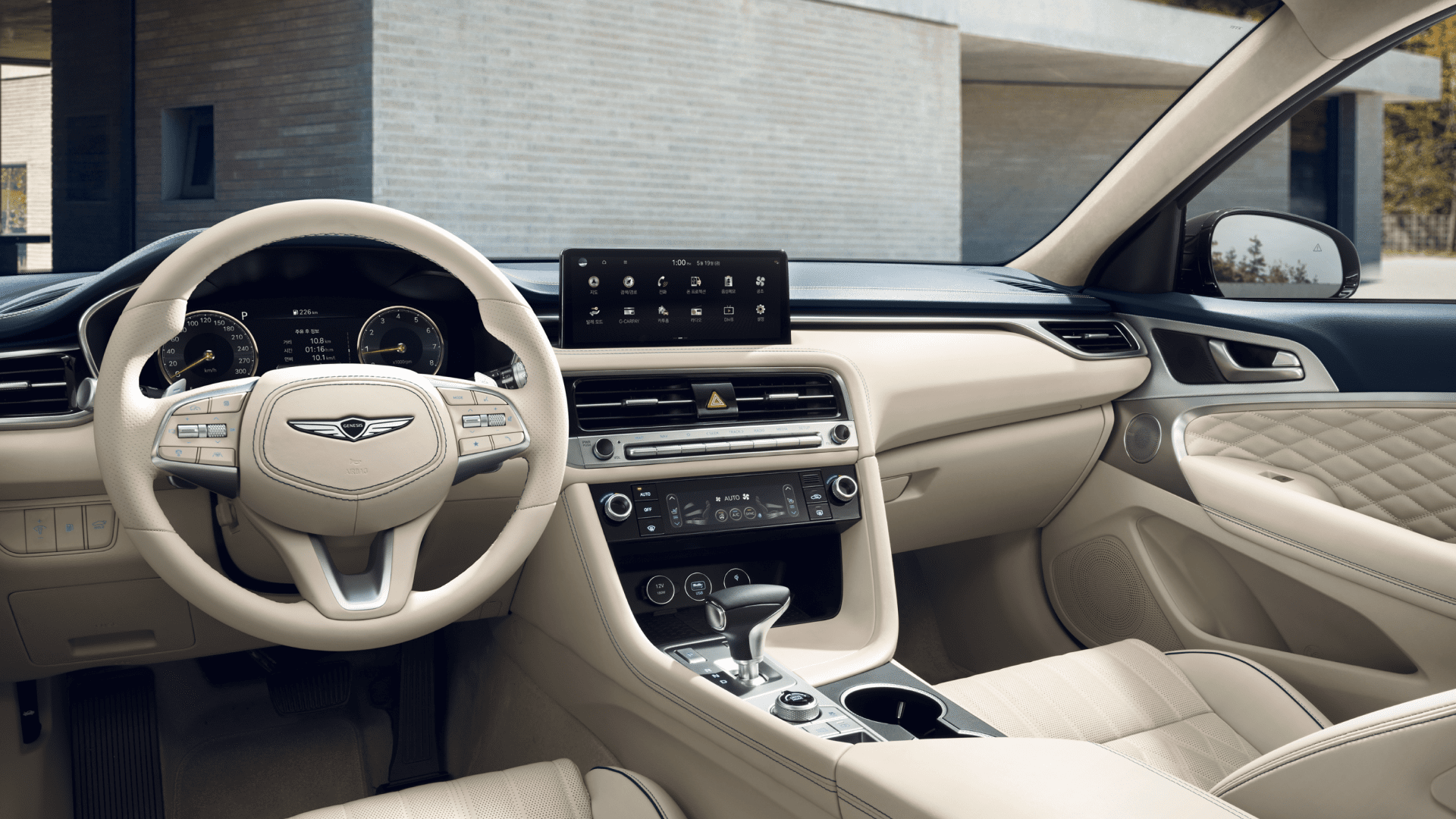 The G70's interior in Forest Blue/Vanilla Beige Two-tone
