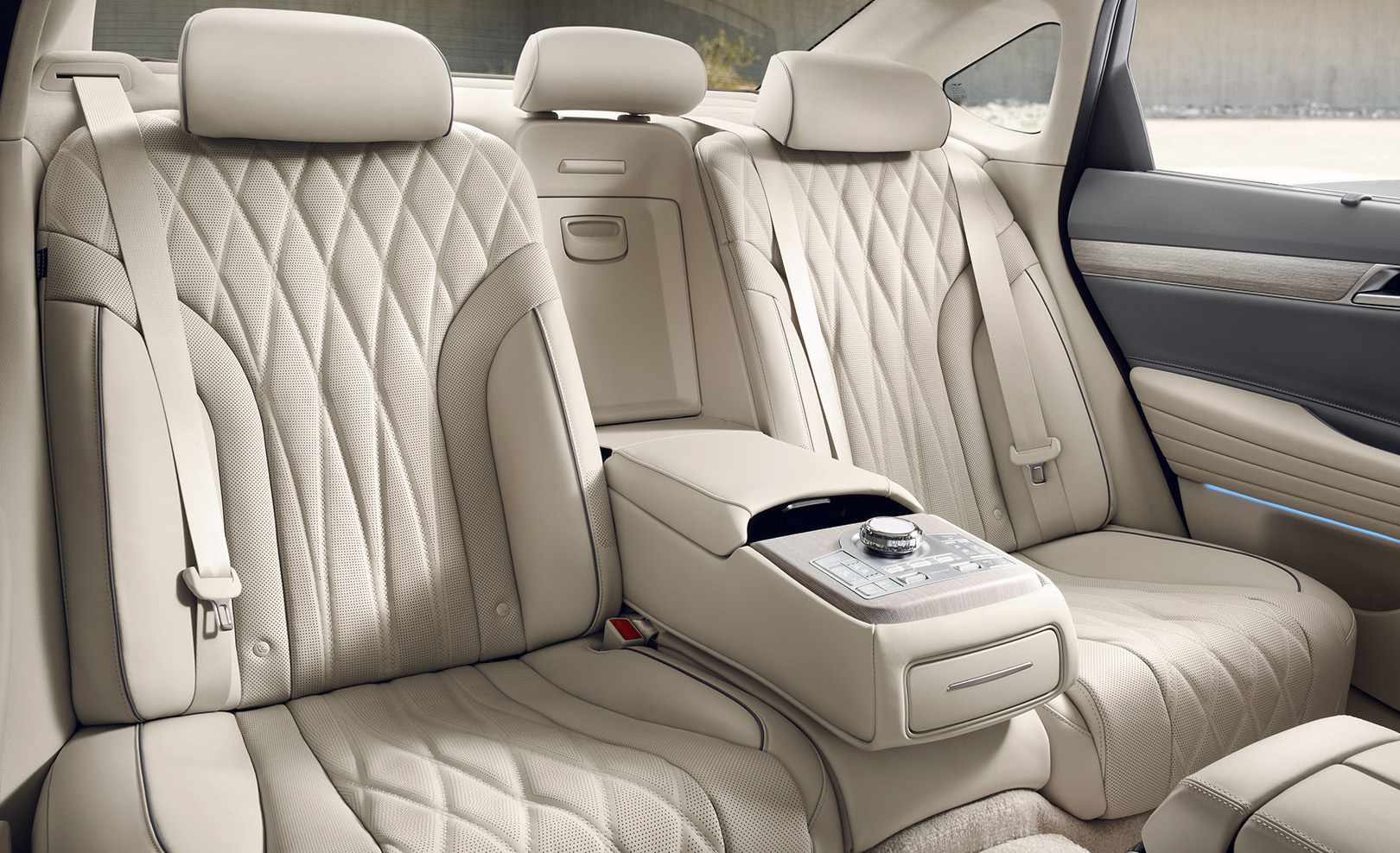 The direction of the heating and air conditioning is seen throughout the back seat.