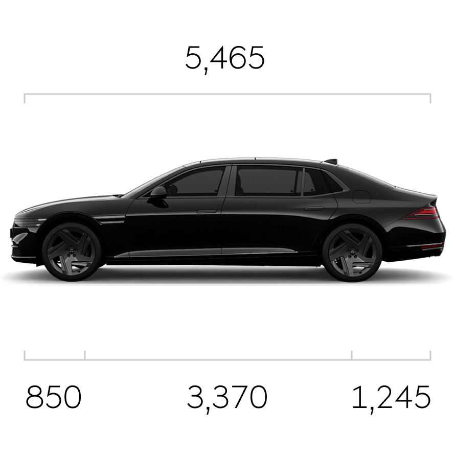 Side view of the G90 Long Wheel Base Black.