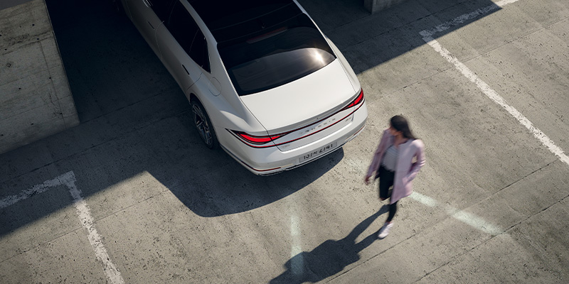 Genesis G90 Parking Collision-Avoidance Assist