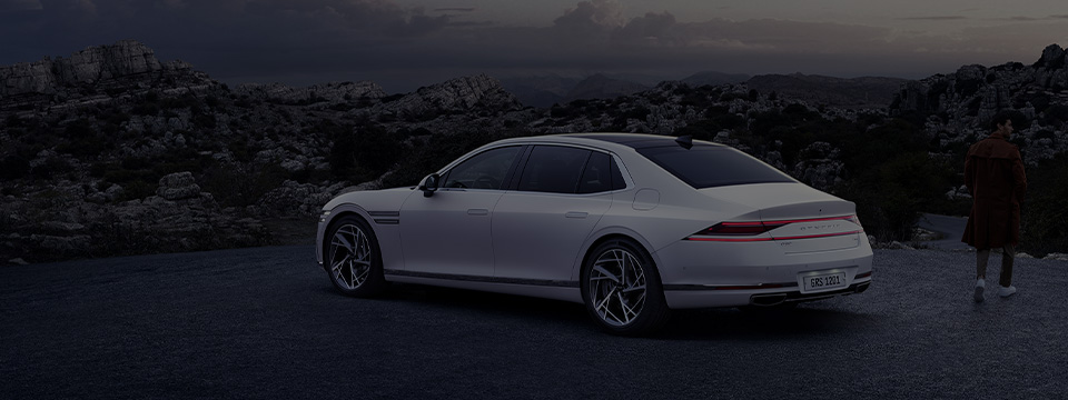 Genesis G90 Vehicle